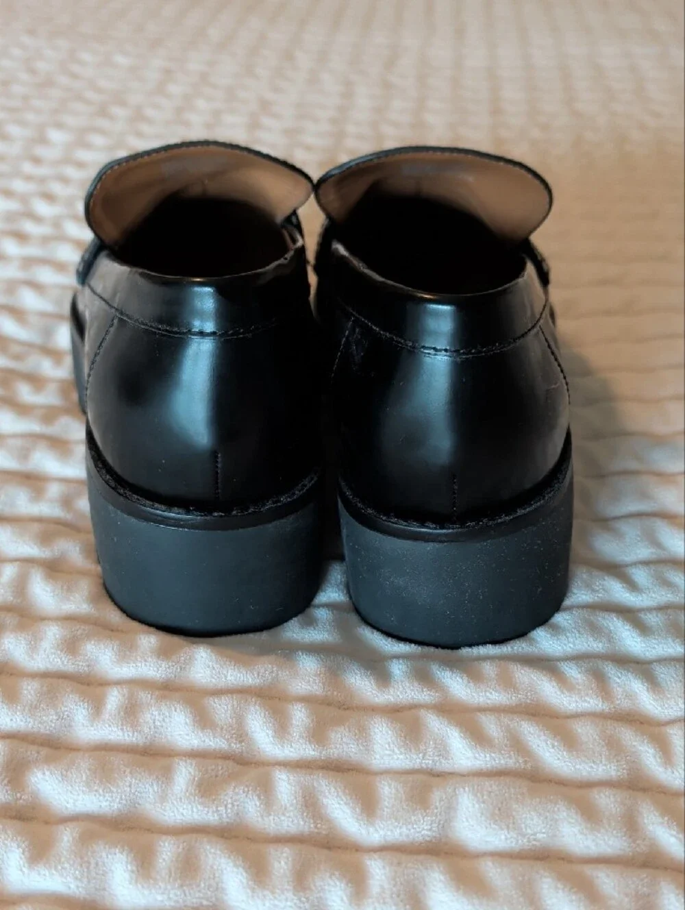Tory Burch Black Leather Logo Penny Loafers with Gold Emblem Women's Size 8.5 US